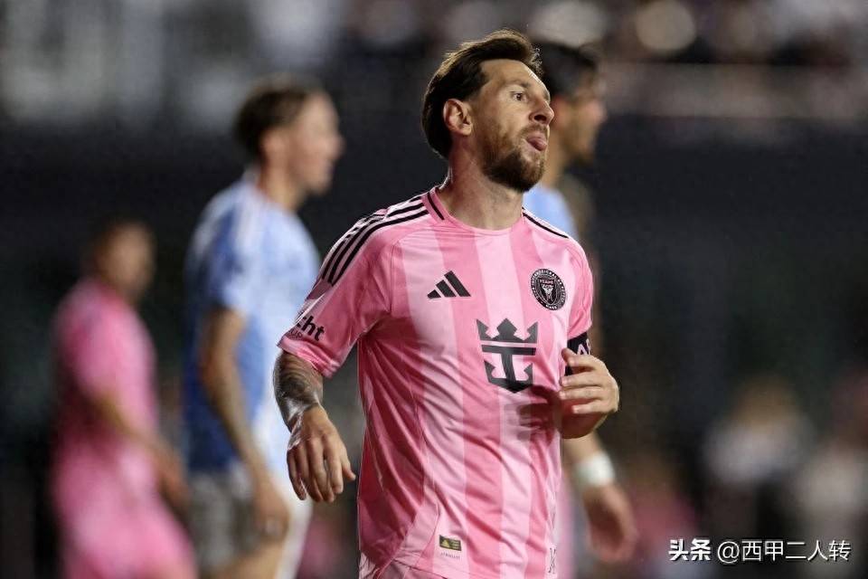 九游官网入口充值-加拿大足球明星在国际比赛中表现出色