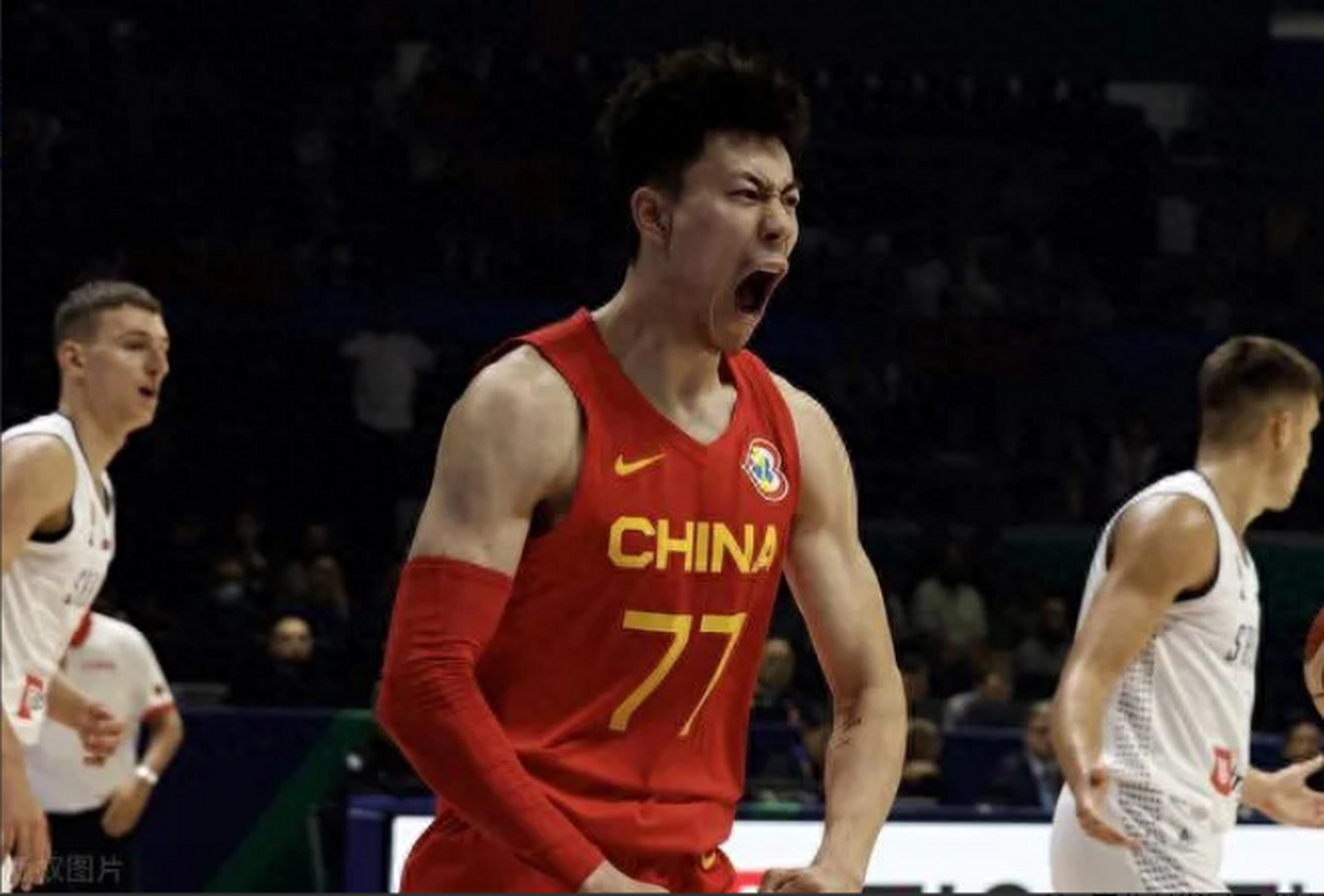 世界杯篮球总决赛进入激战谁能够脱颖而出